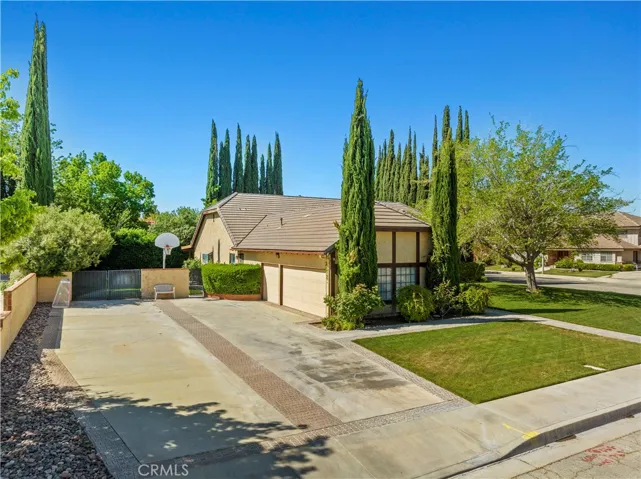 2736 Brentwood Drive, Lancaster, California 93536