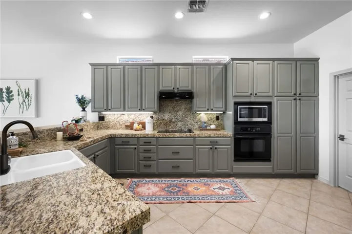 80541 Knightswood Road, Indio, California 92201