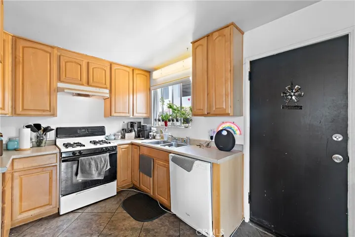 102 W Avenida Santiago, San Clemente, California 92672