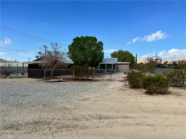 7230 Apache Trail, Yucca Valley, California 92284