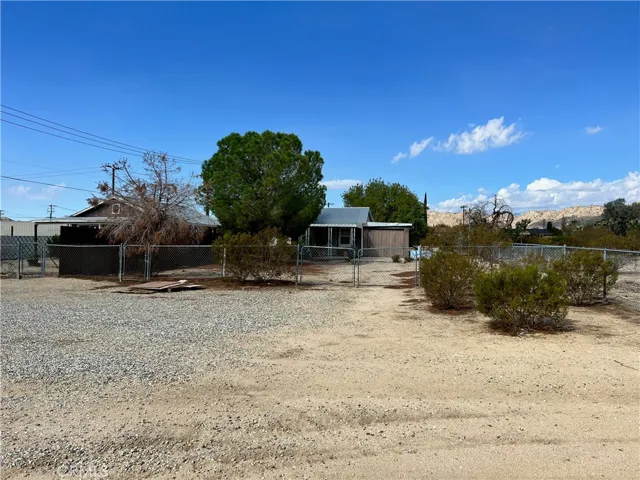 7230 Apache Trail, Yucca Valley, California 92284