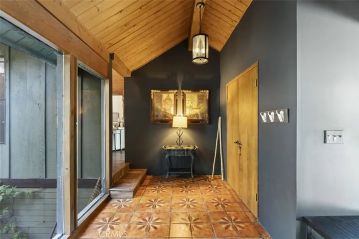 620 Pioneer Road, Lake Arrowhead, California 92352