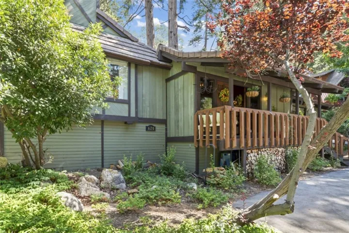 620 Pioneer Road, Lake Arrowhead, California 92352