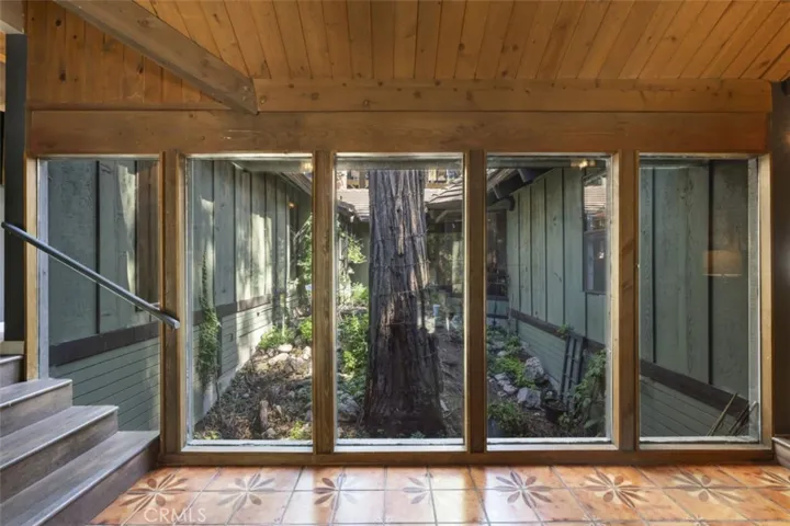 620 Pioneer Road, Lake Arrowhead, California 92352
