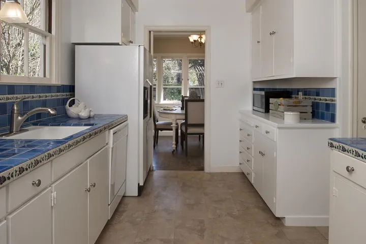 1218 W Selby Lane, Redwood City, California 94061