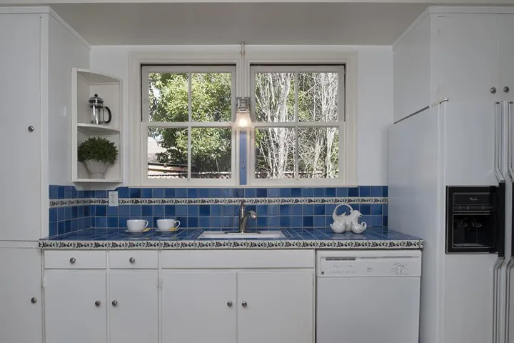 1218 W Selby Lane, Redwood City, California 94061