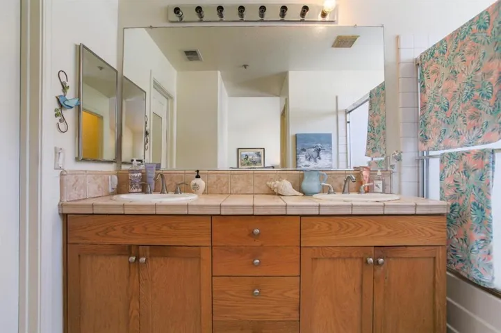 1827 Bradbury Street, Salinas, California 93906