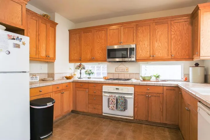 1827 Bradbury Street, Salinas, California 93906