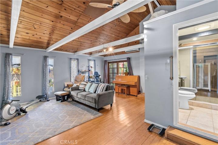9612 Burnet Avenue, North Hills, California 91343