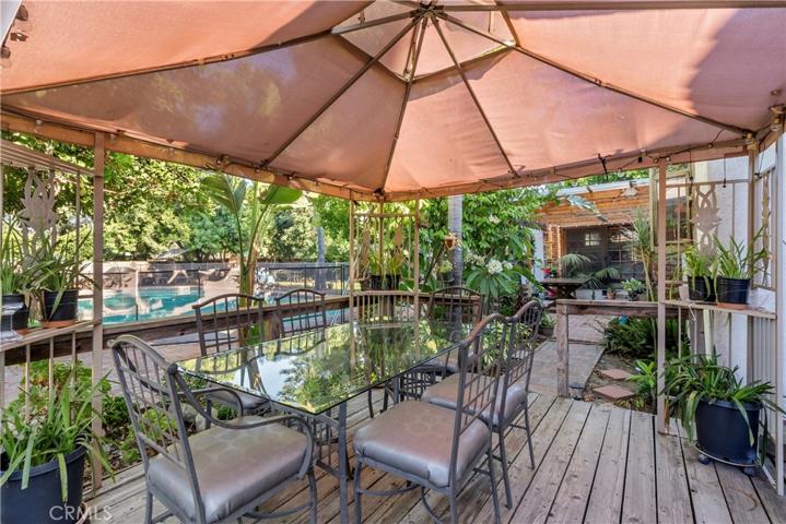 9612 Burnet Avenue, North Hills, California 91343