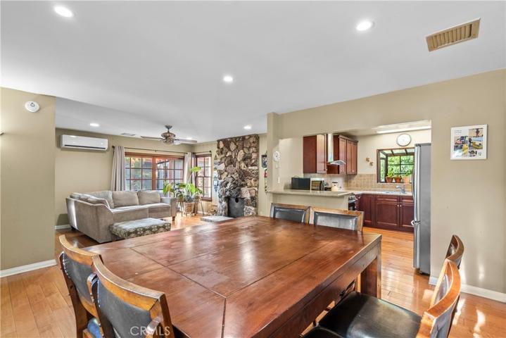 9612 Burnet Avenue, North Hills, California 91343