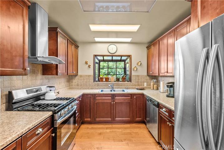 9612 Burnet Avenue, North Hills, California 91343