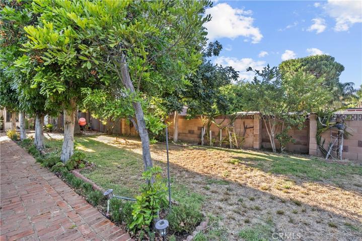 9612 Burnet Avenue, North Hills, California 91343
