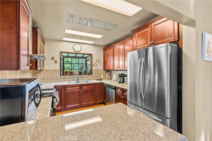 9612 Burnet Avenue, North Hills, California 91343