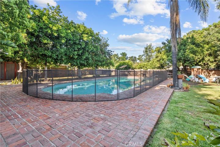 9612 Burnet Avenue, North Hills, California 91343