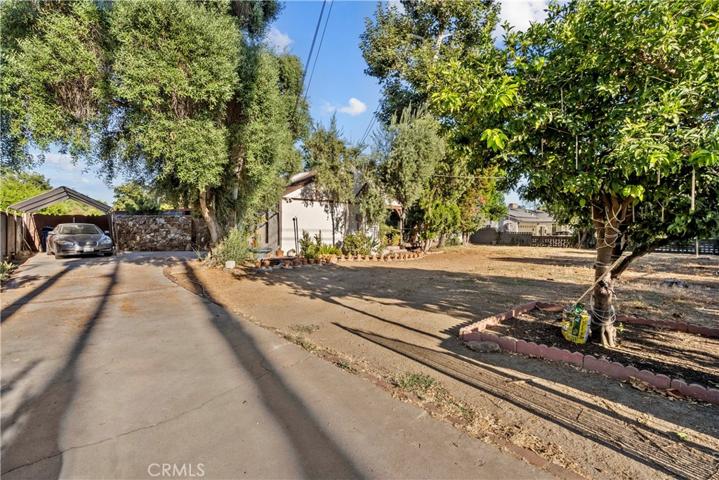 9612 Burnet Avenue, North Hills, California 91343
