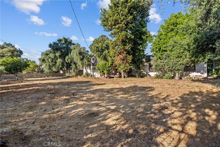 9612 Burnet Avenue, North Hills, California 91343