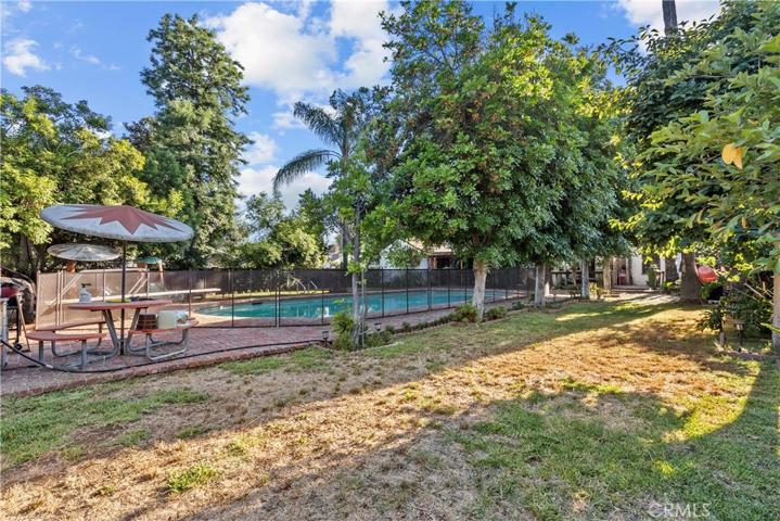 9612 Burnet Avenue, North Hills, California 91343