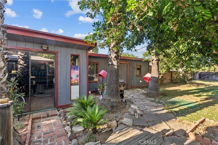 9612 Burnet Avenue, North Hills, California 91343