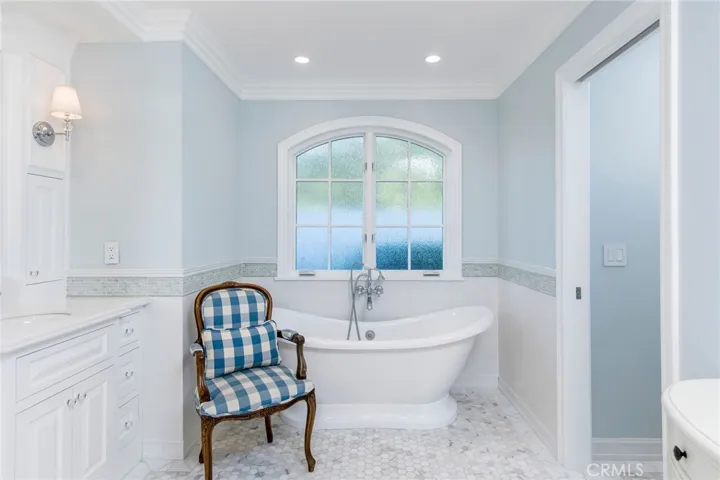 2181 Vista Privada, North Tustin, California 92705