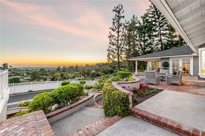 2181 Vista Privada, North Tustin, California 92705