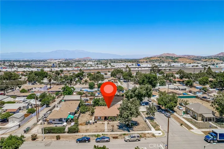 421 E 5th Street, Corona, California 92879