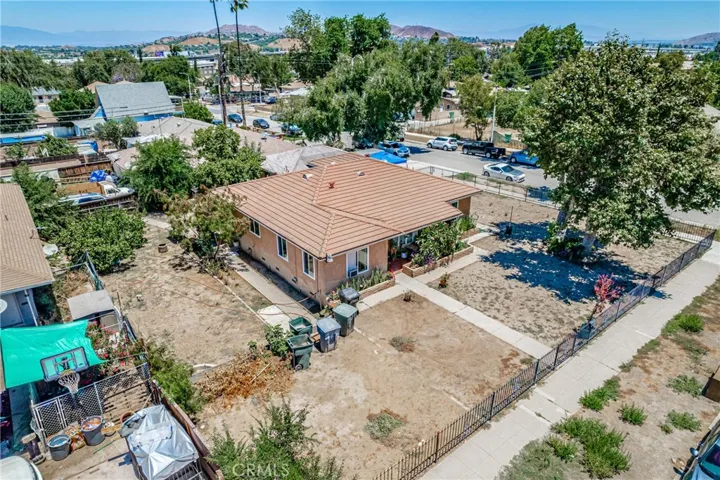 421 E 5th Street, Corona, California 92879