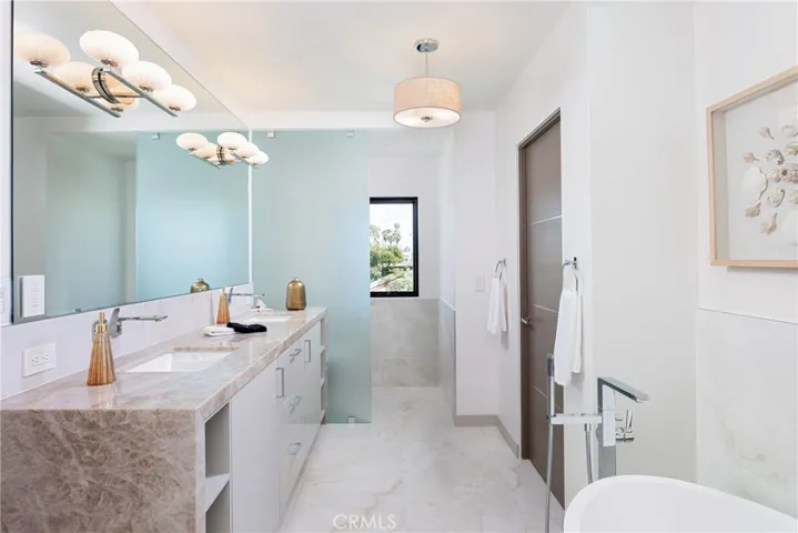 356 Dahlia Place, Corona del Mar, California 92625