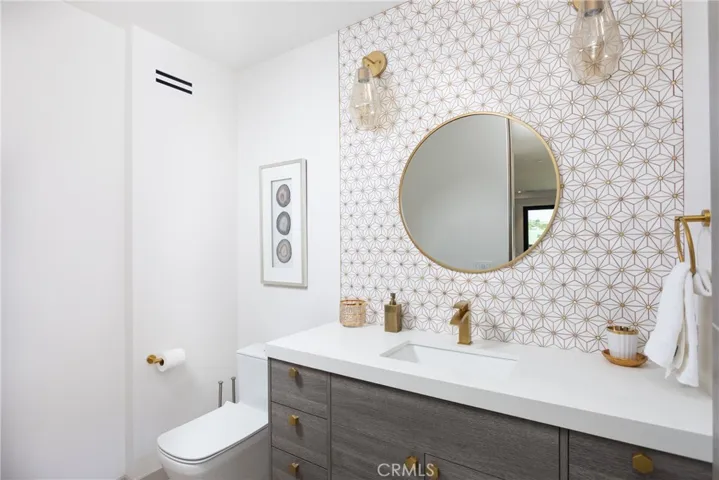 356 Dahlia Place, Corona del Mar, California 92625