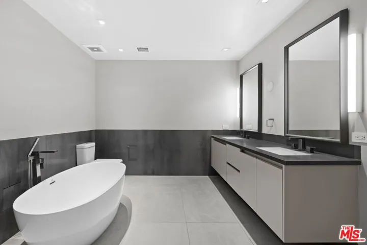 2391 Roscomare Unit 101, Los Angeles, California 90077