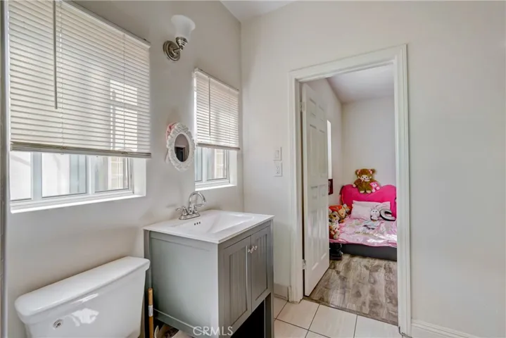 1569 E 46th Street, Los Angeles, California 90011