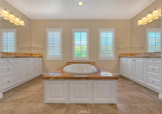 1049 Newhall, Brea, California 92821