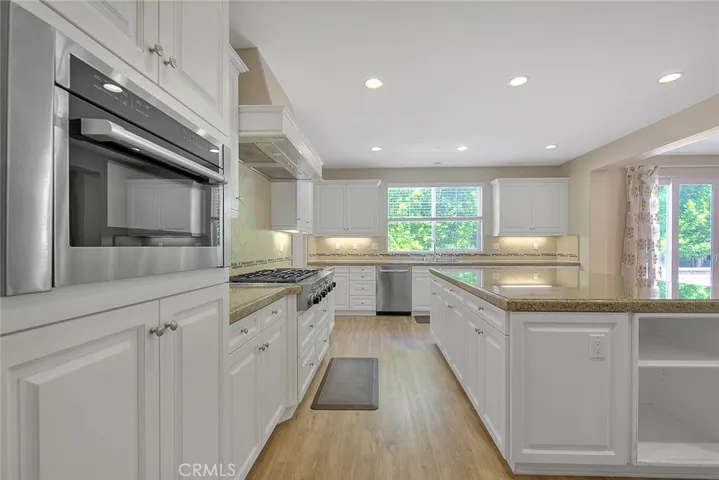 1049 Newhall, Brea, California 92821