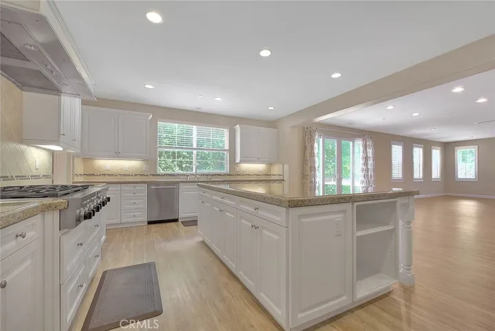 1049 Newhall, Brea, California 92821