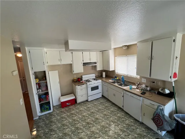8994 Lime Court, Fontana, California 92335