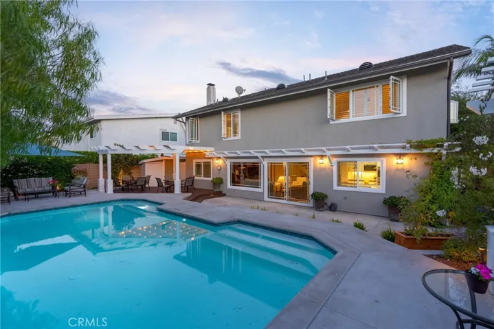 Serviced by top ranked schools and in one of the most desirable neighborhoods in all of HB!