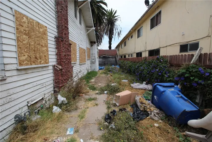 6018 Brynhurst Avenue, Los Angeles, California 90043