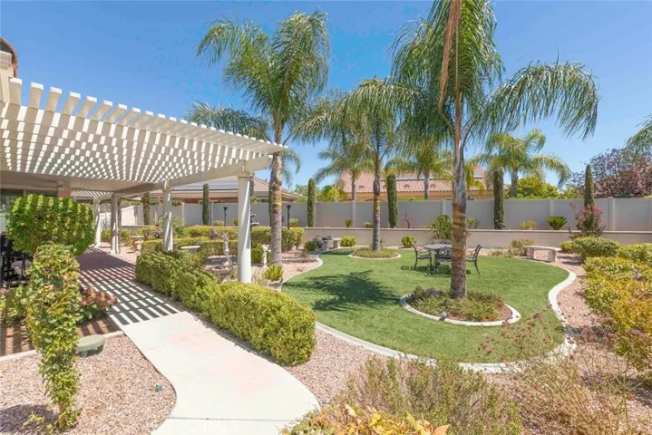 1672 Paseo Diamante, Hemet, California 92545