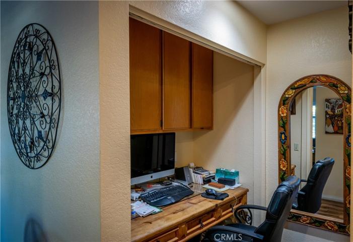 Flexibility of both a Laundry Closet and laundry hook-ups in garage!