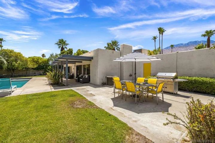 544 N Tercero Circle, Palm Springs, California 92262