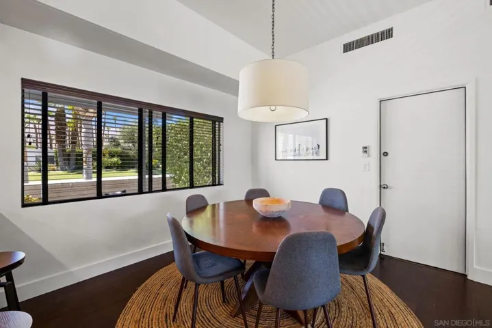 544 N Tercero Circle, Palm Springs, California 92262
