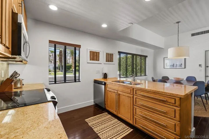 544 N Tercero Circle, Palm Springs, California 92262