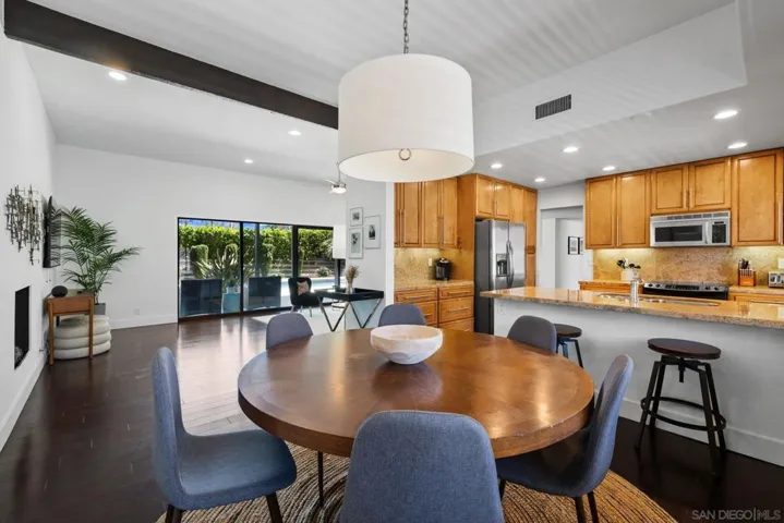 544 N Tercero Circle, Palm Springs, California 92262