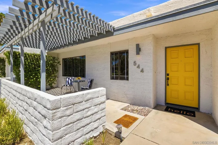 544 N Tercero Circle, Palm Springs, California 92262