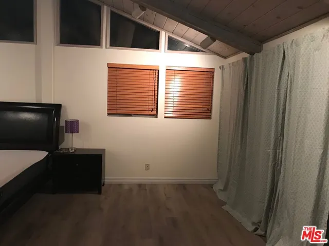 1079 Glenhaven Drive Unit 1, Pacific Palisades, California 90272