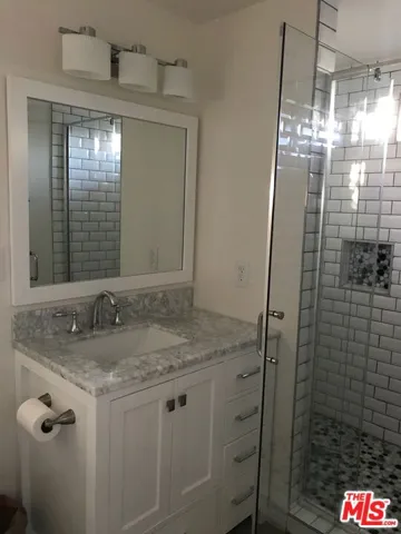 1079 Glenhaven Drive Unit 1, Pacific Palisades, California 90272
