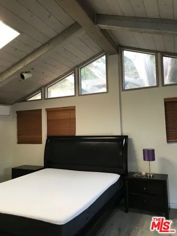 1079 Glenhaven Drive Unit 1, Pacific Palisades, California 90272