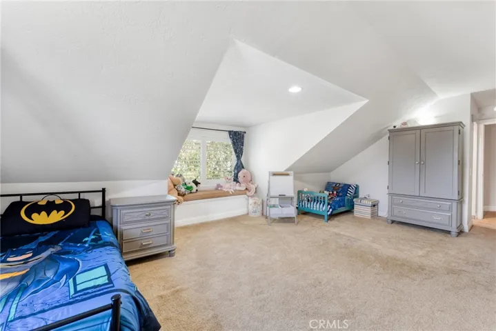 25013 Highspring Avenue, Newhall, California 91321