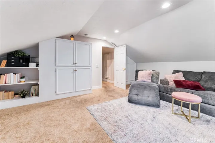 25013 Highspring Avenue, Newhall, California 91321