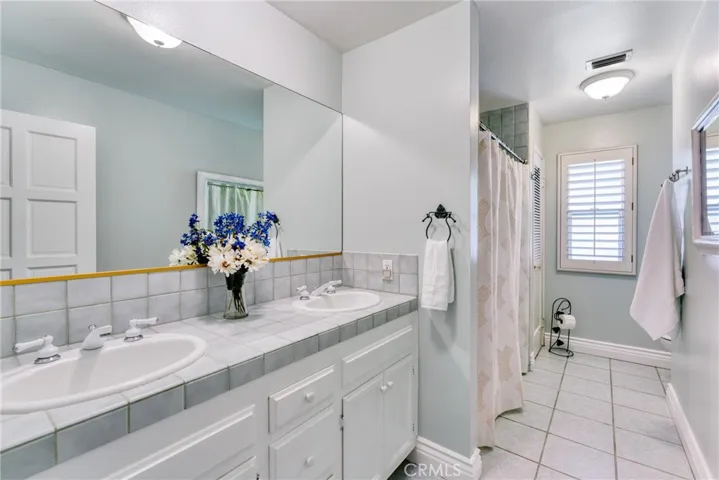 25013 Highspring Avenue, Newhall, California 91321